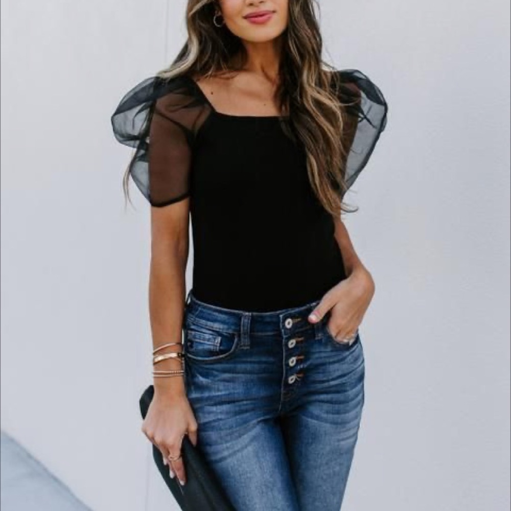 NWT Vici Black Organza Puff Sleeve Top